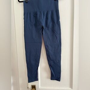 Halara “butt cinch” leggings size L peacoat blue NWT